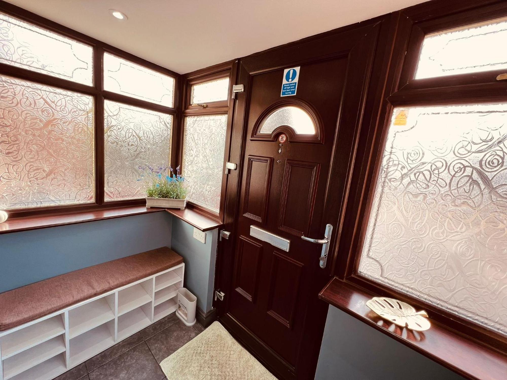 Modern Suites -5 Bedroom House- With Free Parking Birmingham City 외부 사진