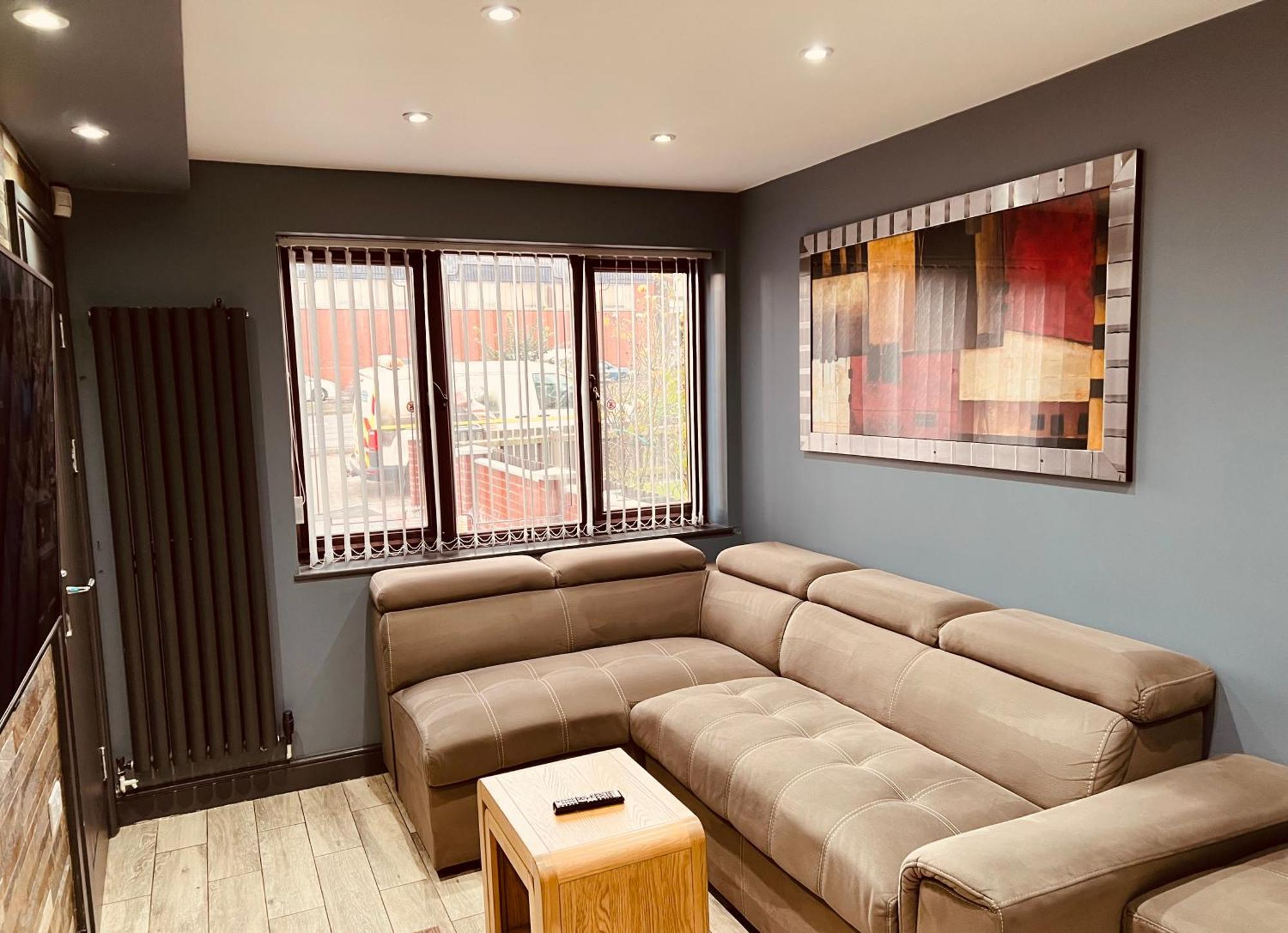 Modern Suites -5 Bedroom House- With Free Parking Birmingham City 외부 사진
