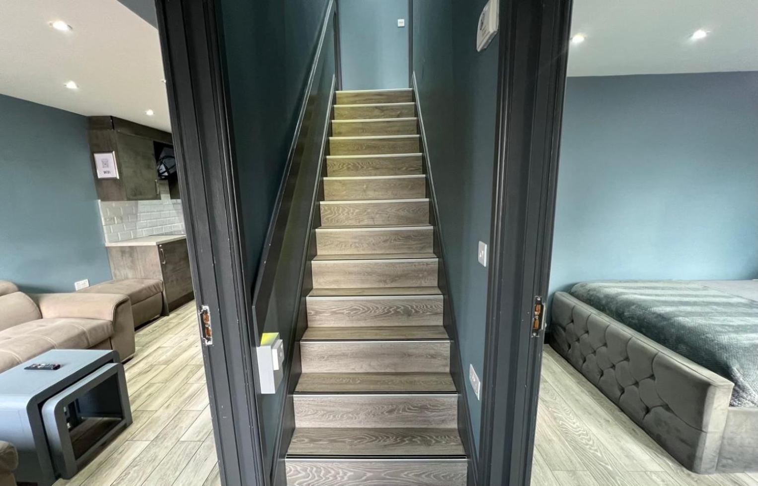 Modern Suites -5 Bedroom House- With Free Parking Birmingham City 외부 사진