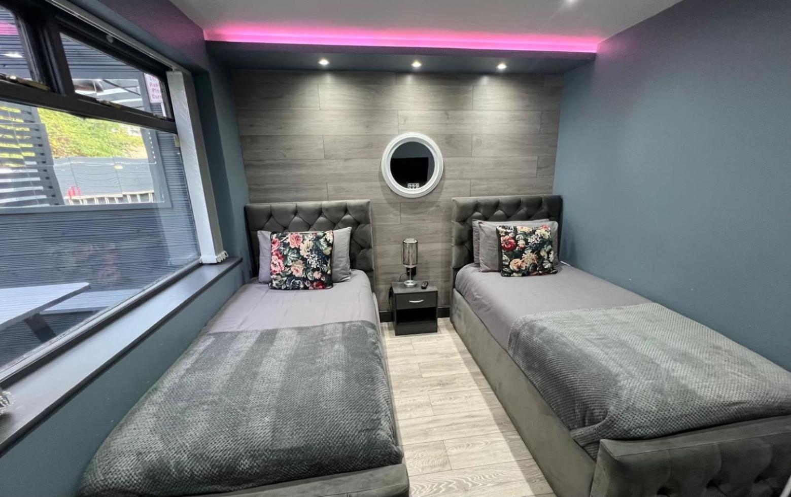 Modern Suites -5 Bedroom House- With Free Parking Birmingham City 외부 사진