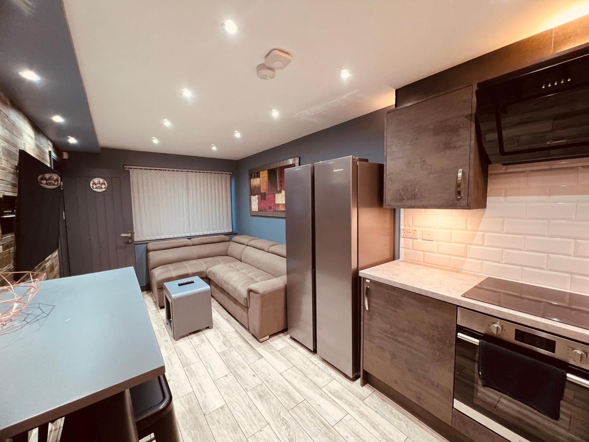 Modern Suites -5 Bedroom House- With Free Parking Birmingham City 외부 사진